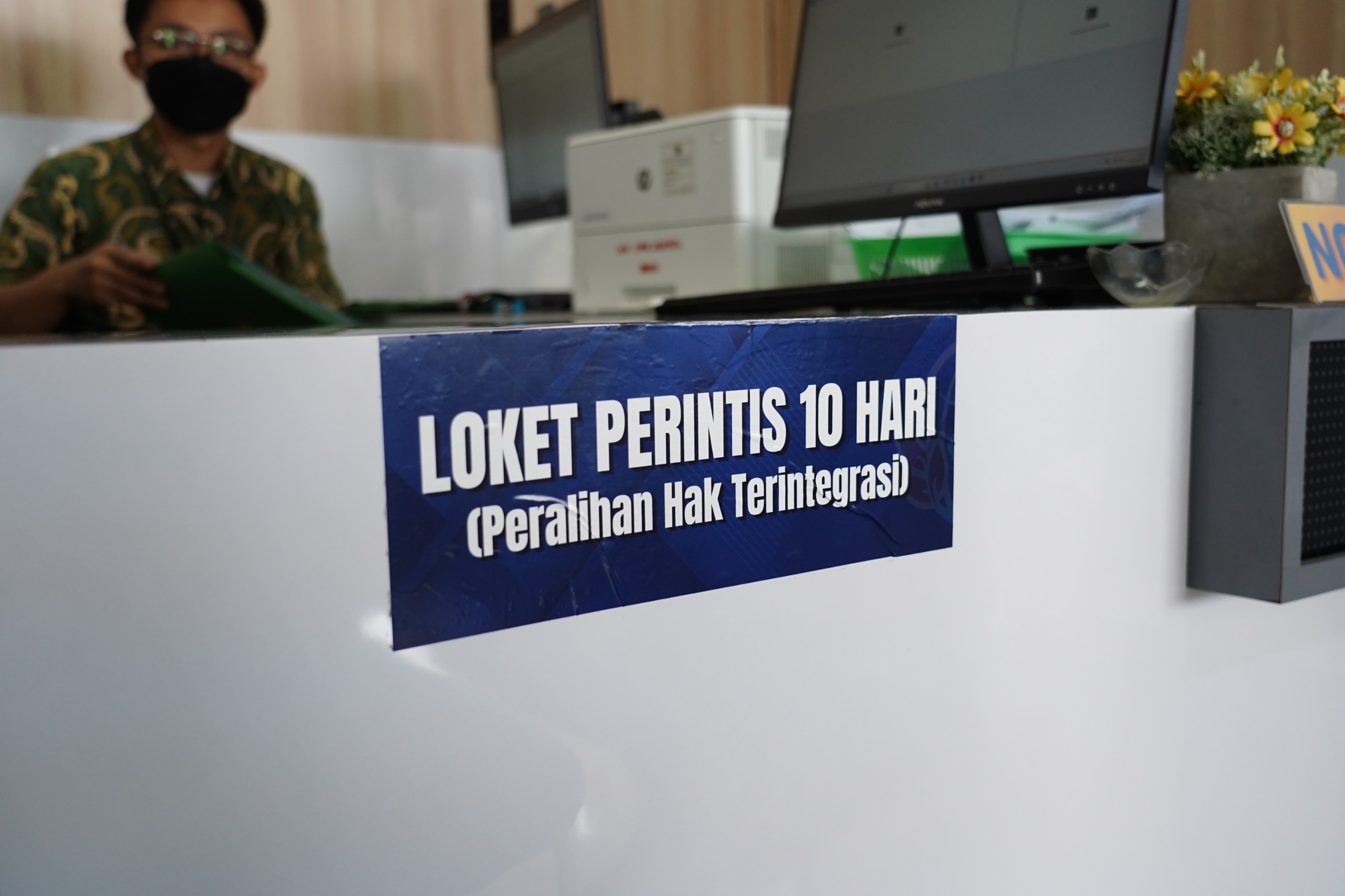 PERINTIS-10-Hari-Jawab-Kebutuhan-Masyarakat-akan-L