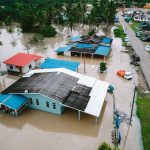 Permukiman yang terendam banjir tampak dari udara, rumah dan jalan tergenang air