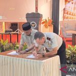 Penandatanganan kerja sama Imigrasi dan Kementerian Haji dan Umrah Papua Barat di Asrama Haji Transit Sorong
