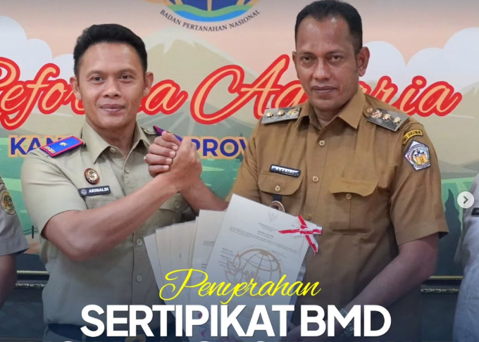 Kakanwil-BPN-Provinsi-Aceh-Serahkan-12-Sertipikat-
