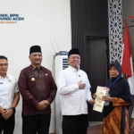 Menteri ATR/Kepala BPN Serahkan Sertipikat Tanah Wakaf dan Bantuan Pembangunan Masjid di Aceh Tamiang