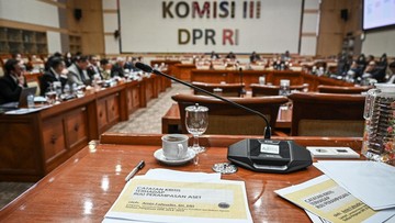 Rapat Dengar Pendapat Umum Komisi III DPR dengan advokat membahas RUU Perampasan Aset di Kompleks Parlemen Senayan