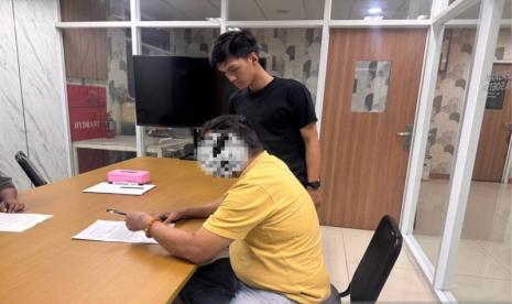 Pemeriksaan terhadap pria yang diamankan terkait kalung berlian yang hilang di Bandara Soekarno-Hatta