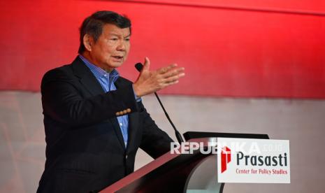 Gedung bursa saham dan layar pergerakan harga saham
