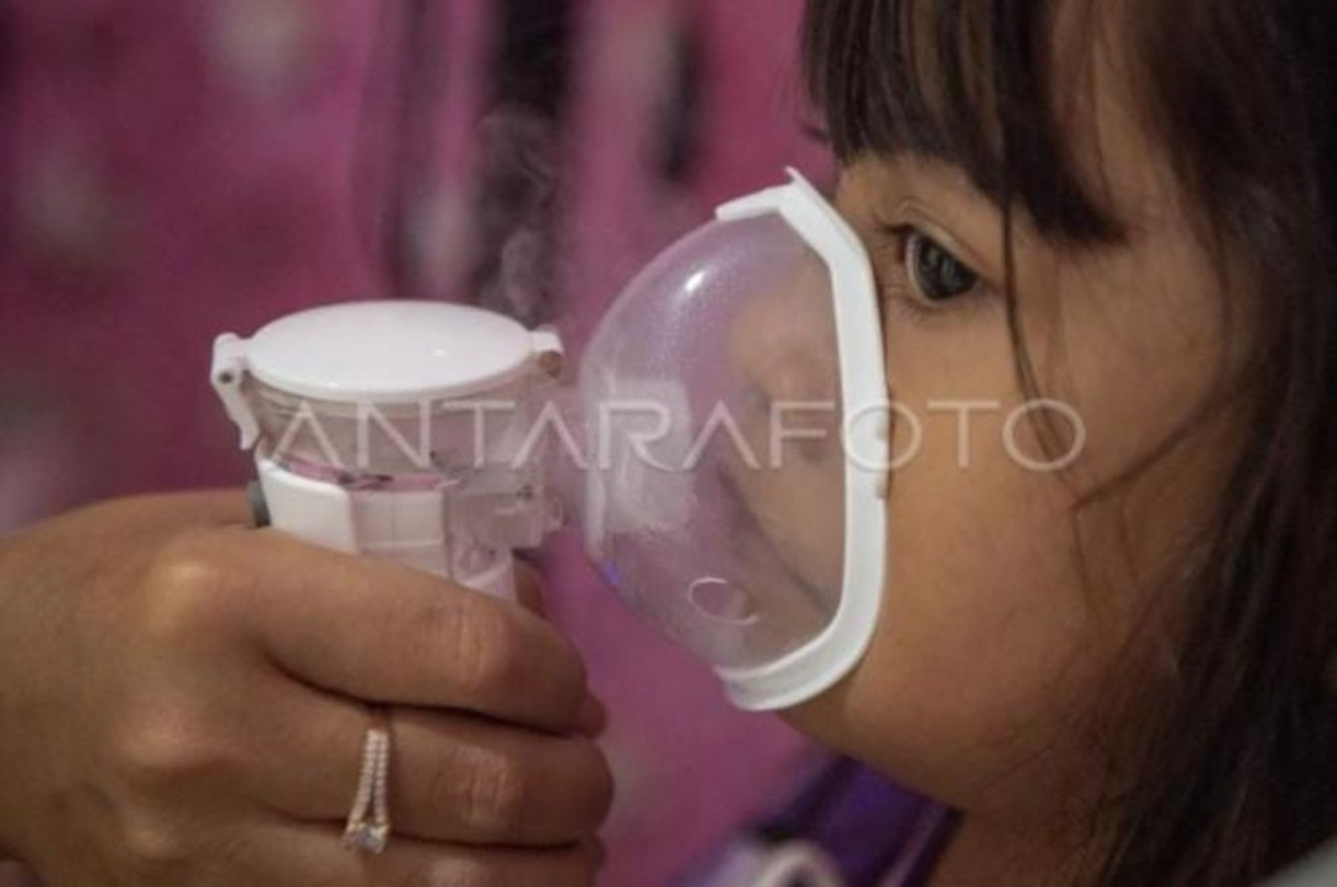 Ilustrasi anak yang menderita infeksi saluran pernapasan akut