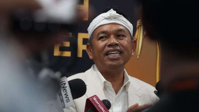 Gubernur Jawa Barat Dedi Mulyadi saat berbicara dalam acara Anugerah Dewan Pers 2026