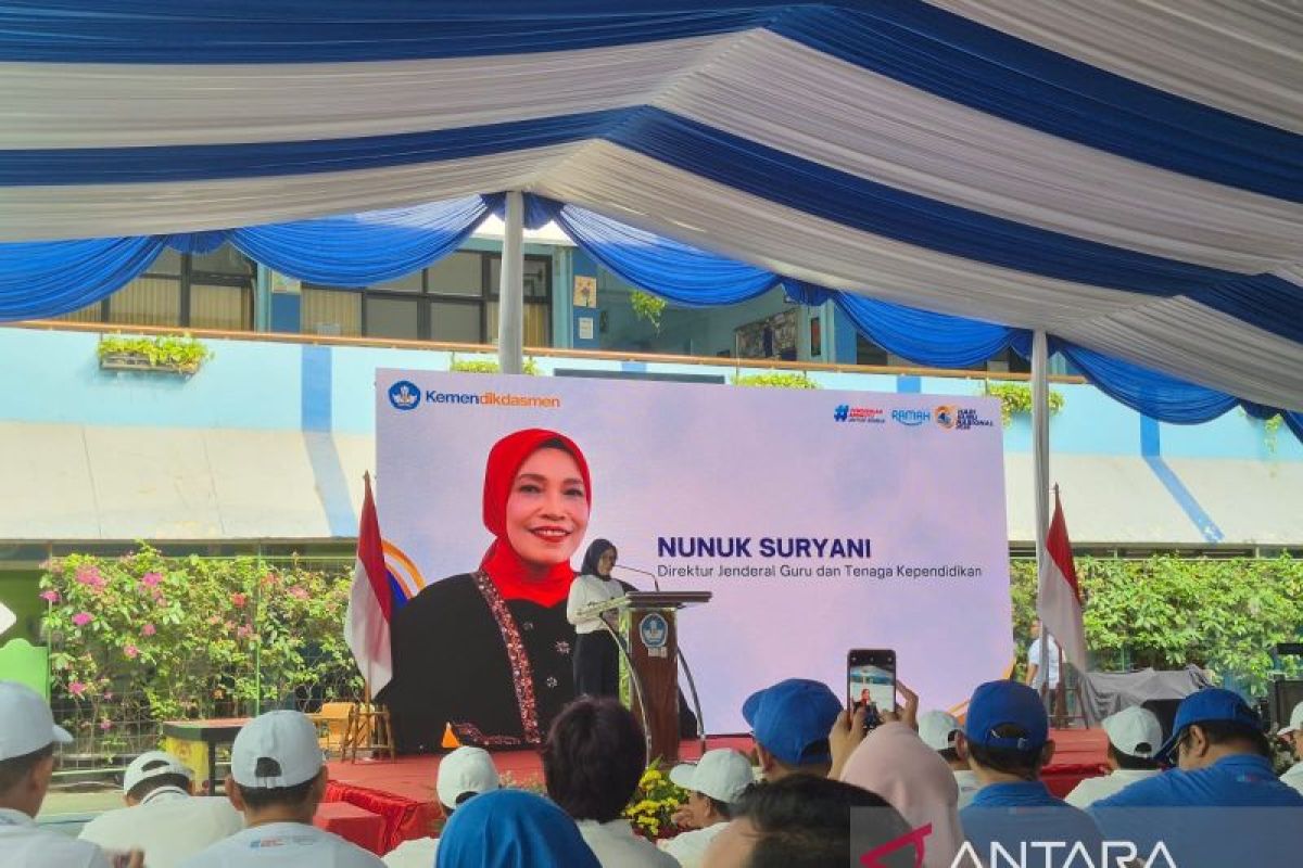 Peluncuran Bulan Guru Nasional di SMP Negeri 216 Jakarta Pusat