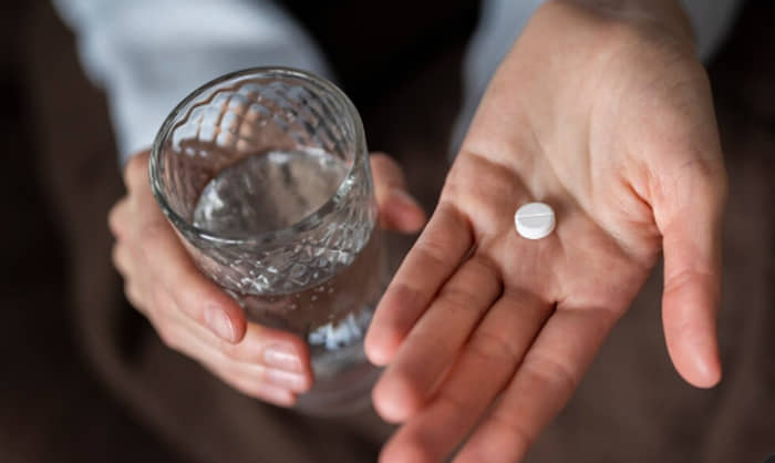 Aspirin Dosis Rendah dan Risiko Demensia: Manfaat Hanya Terlihat pada Profil Genetik Tertentu