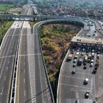 Arus kendaraan di jalan tol Jabodetabek