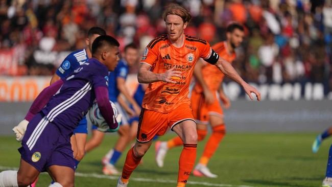 Arema Bantai Dewa United 4-0, Persija Berpeluang Menjauh di Puncak Klasemen