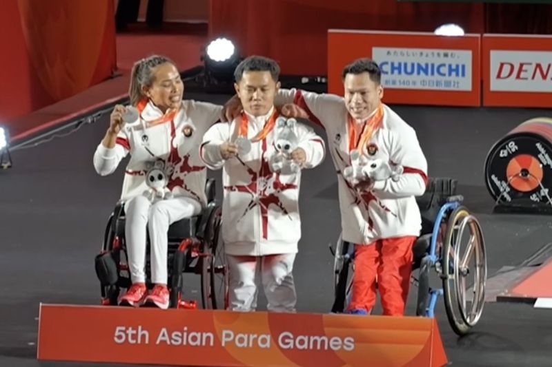 Selisih Tipis dari Irak, Tim Para Angkat Berat Indonesia Raih Perak di Asian Para Games 2026