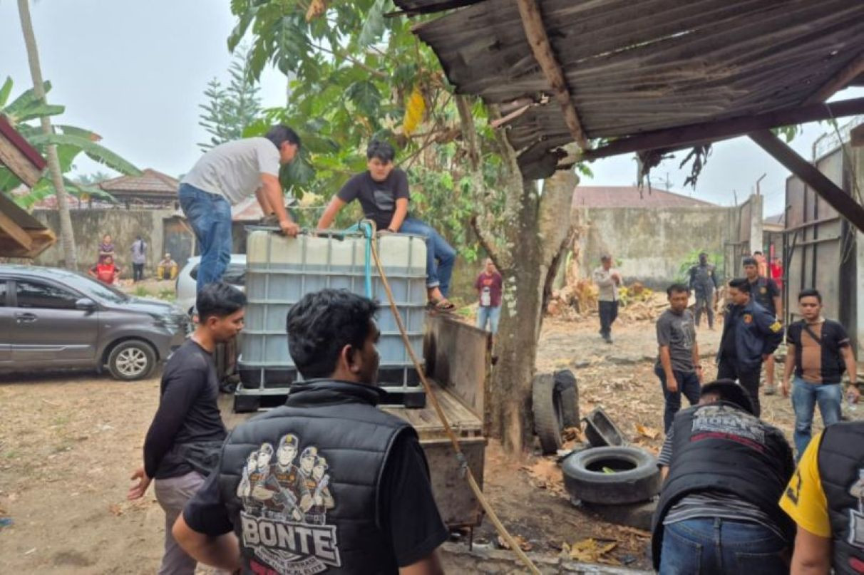 Polisi Bongkar Penimbunan 3,3 Ton Biosolar Bersubsidi di Rejang Lebong, Empat Pria Ditahan