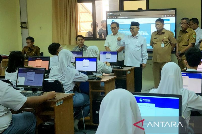 Mendikdasmen Ingatkan Peserta TKA SMA: Kuasai Materi, Atur Waktu, dan Jaga Mental