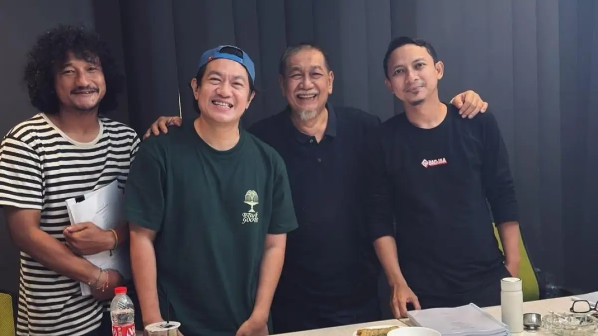 Foto Trio Bajaj bersama Deddy Mizwar