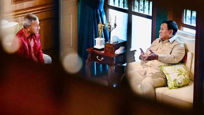 Presiden Prabowo menerima Menlu Singapura Vivian Balakrishnan di Hambalang