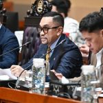 Ahmad Sahroni memimpin rapat dengar pendapat Komisi III DPR di ruang sidang