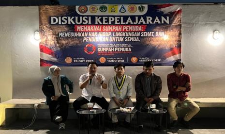 Pelajar mengikuti upacara peringatan Hari Sumpah Pemuda