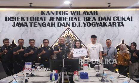 Bea Cukai Jateng DIY Beri Fasilitas KITE kepada Produsen Lilin di Tegal