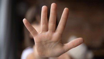 Ahmad Sahroni Desak Kasus Bullying 13 Siswi SMP Ciputat Diproses Hukum