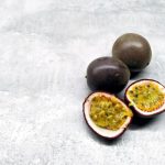 Buah markisa segar yang dibelah