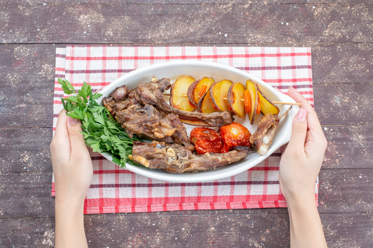 Kenali 13 Dampak Terlalu Banyak Makan Daging Kambing bagi Kesehatan