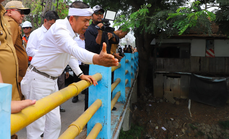 Gubernur Jabar Minta Normalisasi Kali CBL 16 Km Tuntas Tahun Ini