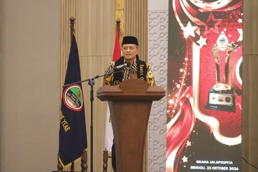Jamwas Rudi Margono Terima Penghargaan Santri Dhyaksa Inspiratif 2026