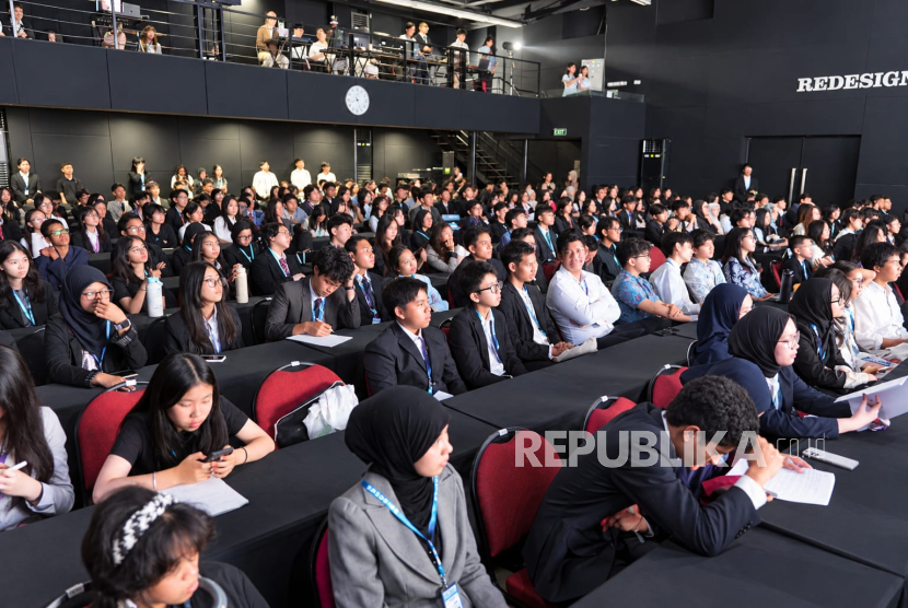Belajar Jadi Diplomat, Siswa SMA Berdebat soal Krisis Global di HSMUN 2026