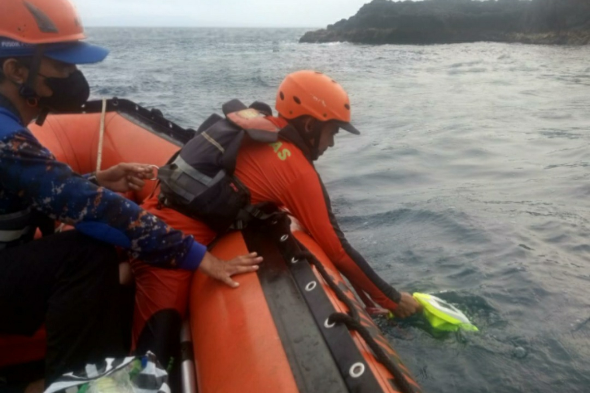 Pemancing Asal Klungkung Hilang di Pantai Bukit Asah Karangasem, Tim SAR Lanjutkan Pencarian