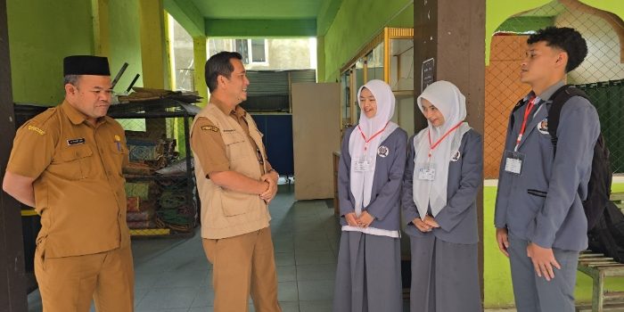 Hari Pertama TKA di Aceh Tengah Berjalan Lancar, Kacabdin Minta Siswa Jawab Soal dengan Sungguh-sungguh