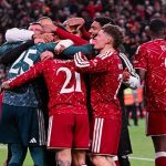 Pemain Liverpool merayakan kemenangan adu penalti atas Chelsea di Piala Liga