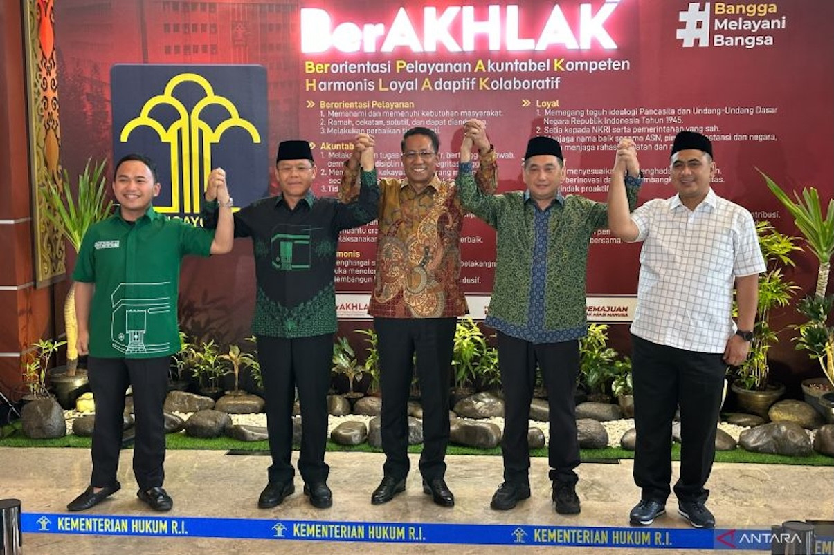 Suasana pertemuan para kiai dan pengurus PPP terkait penataan kepengurusan partai
