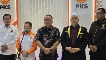 Pertemuan Denny Indrayana dengan pengurus PKS di kantor DPP PKS Jakarta