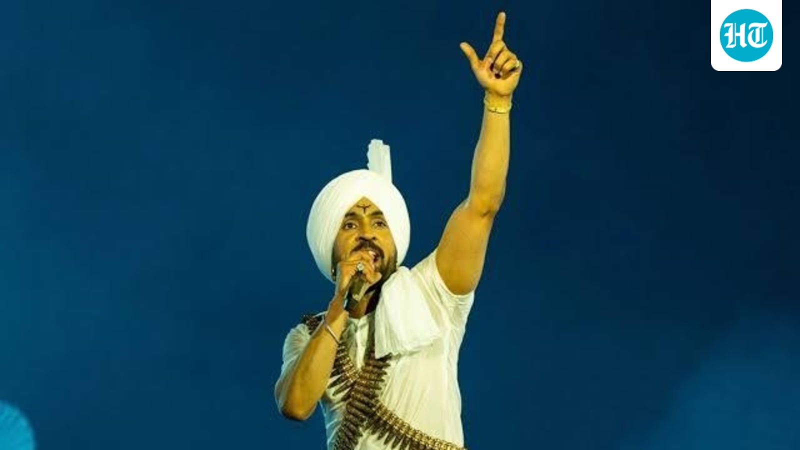 Diljit Dosanjh tampil di konser Delhi dalam pembuka Tur Aura India 2026 di Stadion Jawaharlal Nehru