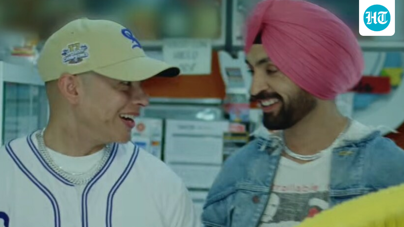 Diljit Dosanjh dan Daddy Yankee dalam video musik Pokito, kolaborasi Punjabi dan reggaeton Latin