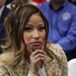 Potret penyanyi Nicki Minaj dalam pembahasan klaim kewarganegaraan dan hak pilihnya di Amerika Serikat