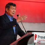 Hashim Djojohadikusumo menyampaikan pandangan dalam sebuah forum di Jakarta