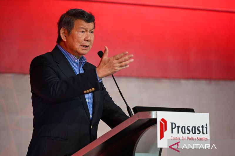 Hashim Djojohadikusumo menyampaikan pandangan dalam sebuah forum di Jakarta