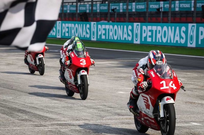 Pembalap Indonesia Bintang Pranata Putra di lintasan Sirkuit Sepang