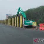 Ruas jalan akses menuju gerbang Tol Karawang Barat yang pekerjaannya memasuki tahap akhir