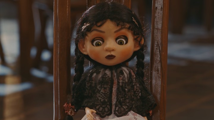 Poster film horor The Doll Ghawiah tentang boneka Ghawiah yang berkaitan dengan legenda hantu boneka Uci di Bandung
