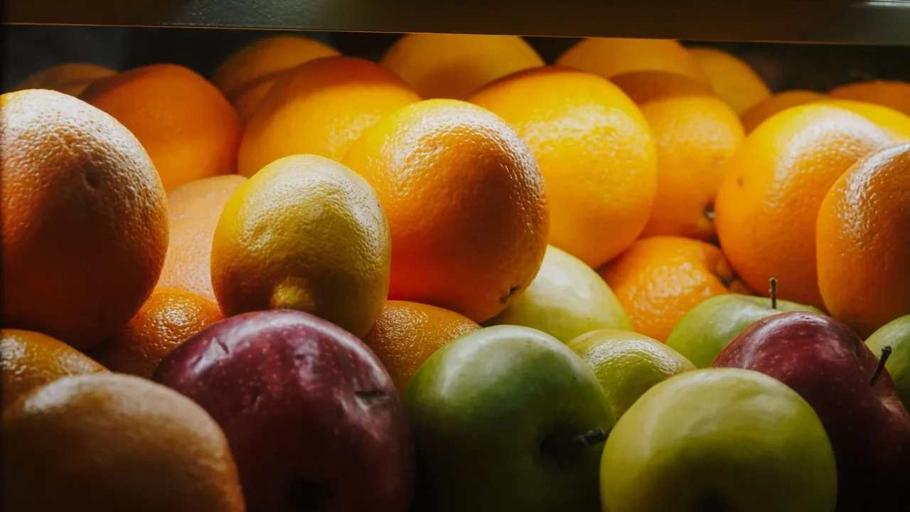 fresh berries apple orange