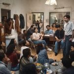 Adegan film Laut Bercerita yang menampilkan para tokoh mahasiswa di Yogyakarta pada akhir 1990-an