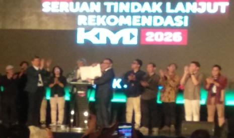 Wamenbud Giring Ganesha dalam sebuah kegiatan Konferensi Musik Indonesia di Makassar