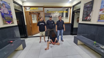 Seorang pria diamankan petugas setelah gagal mencuri sepeda motor di area parkir