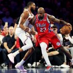 LeBron James beraksi dalam pertandingan NBA antara Philadelphia 76ers dan New York Knicks