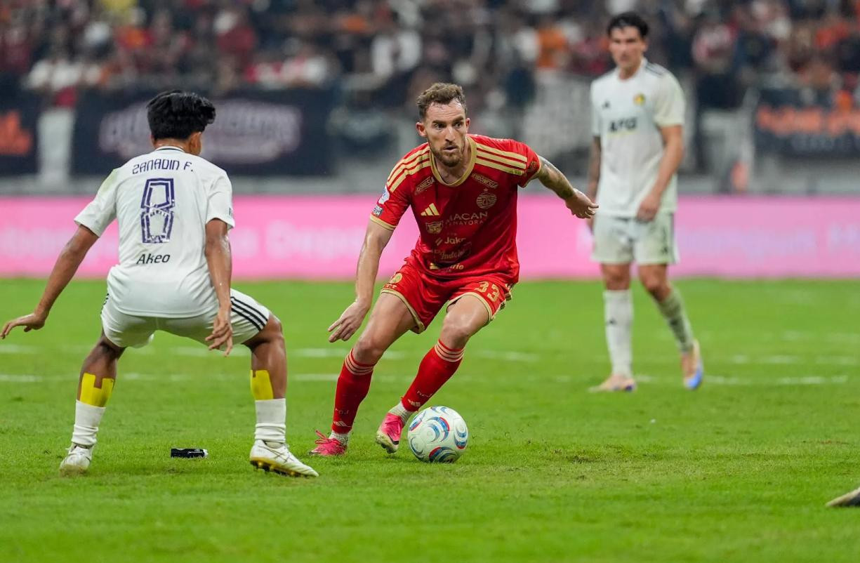 Gelandang serang Persija Jakarta Stjepan Loncar