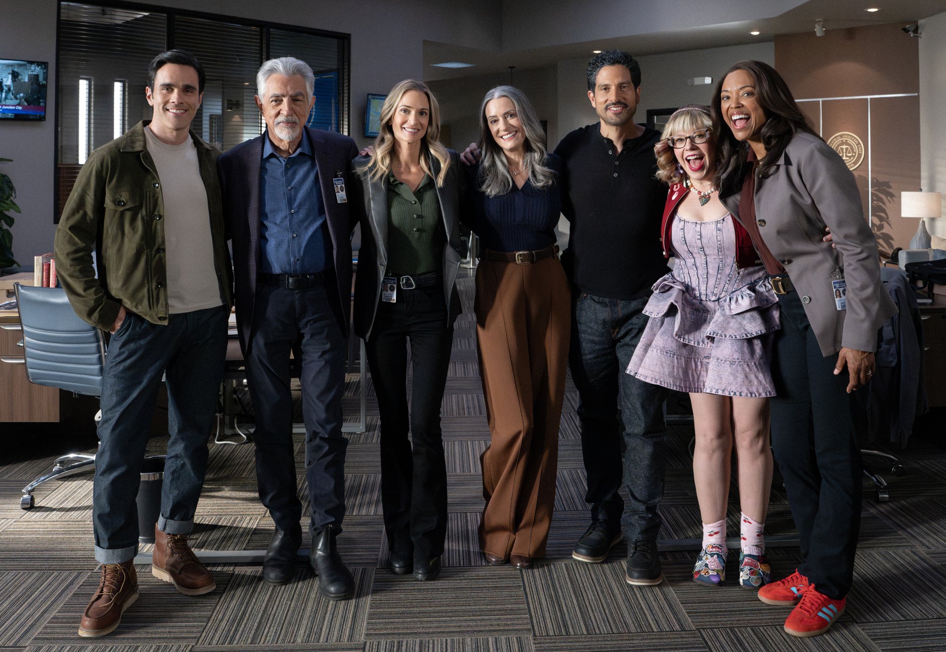 Para pemeran Criminal Minds: Evolution dalam adegan penyelidikan