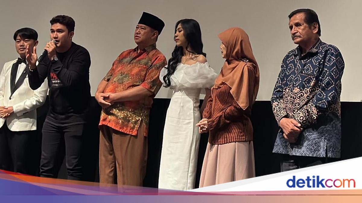 Aldi Taher saat peluncuran film Mawang