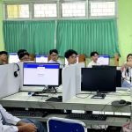 Menteri Pendidikan Dasar dan Menengah Abdul Mu'ti saat memantau ujian